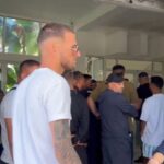 Operatorët turistikë protestë para Bashkisë Sarandë: Paguajmë taksat, por s’kemi ku parkojmë mjetet lundruese!