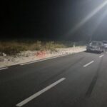 Po kalonte në qendër të fshatit, 80-vjeçarja humb jetën pasi u godit nga makina në Vranisht të Vlorës