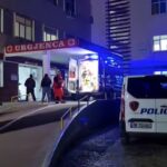 U ndje keq në ambientet e paraburgimit të Vlorës, ndërron jetë 50-vjeçari Vlorë, paraburgimi i Vlorës, i paraburgosur, 50-vjeçar, shtetas nga Maqedonia e Veriut, ndërron jetë, arrest kardiak, Spitali Rajonal i Vlorës, transportohet me urgjencë, ekspertiza mjeko-ligjore, hetime, kronikë, lajme Vlorë, vdekje në paraburgim
