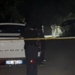 Ekzekutimi i babë e bir në Dukagjin, mbi 50 plumba të zbrazur drejt makinës, autorët i zunë pritë në kthesë