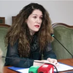 Vlora Hyseni ndalohet në Morinë, ish-kreu i SHISH nën masën “arrest shtëpie”
