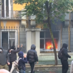 Tym, flakë dhe përplasje me policinë, përshkallëzohet protesta e studentëve